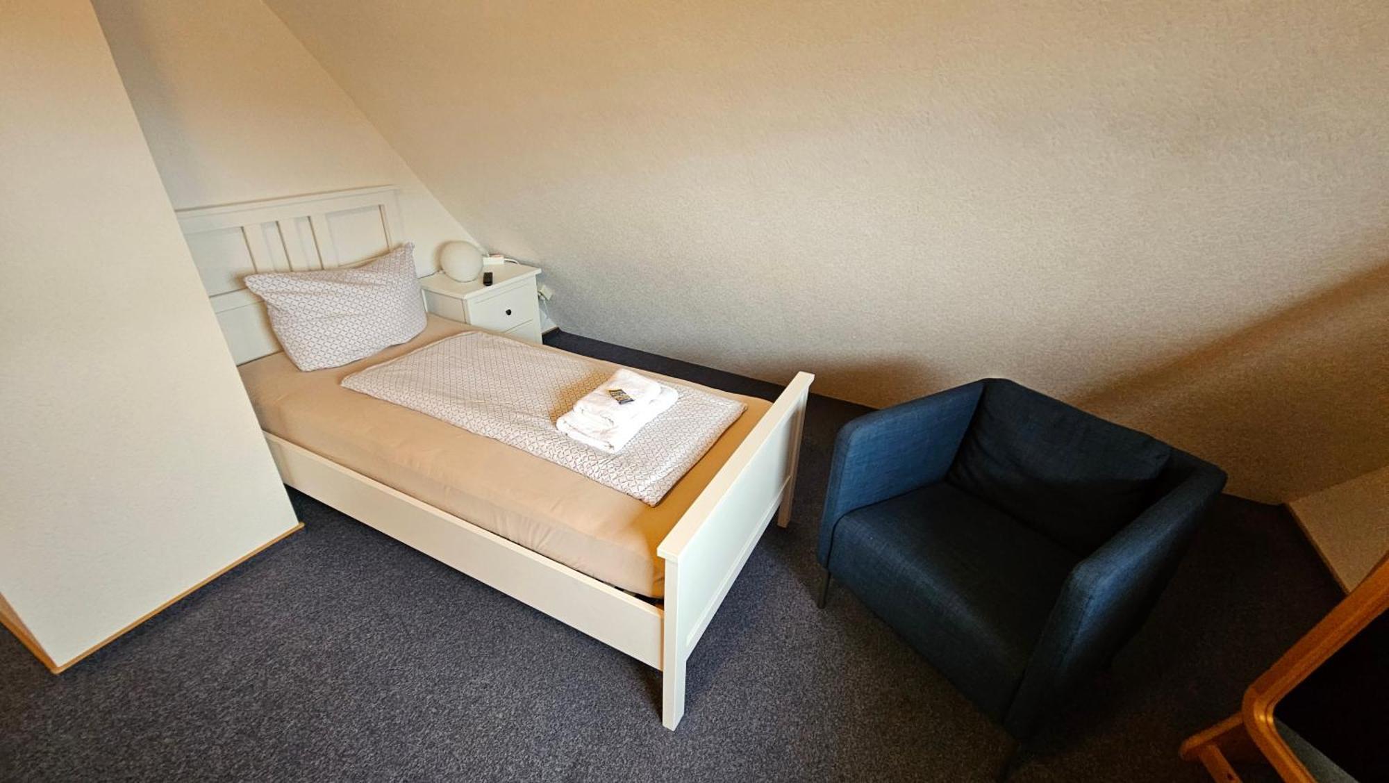 Hotel Dorfkrug Buesum - Guenstige Altbauzimmer Am Oland Bilik gambar