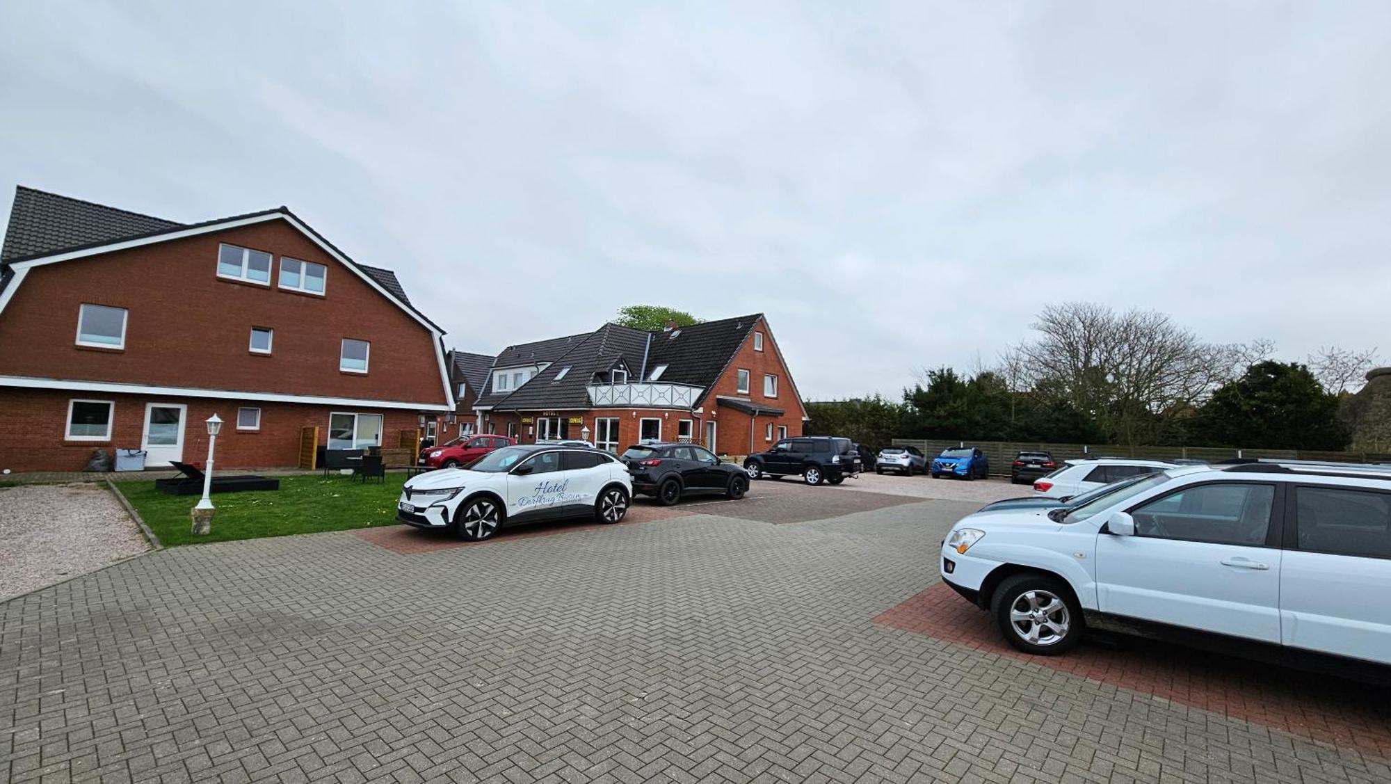 Hotel Dorfkrug Buesum - Guenstige Altbauzimmer Am Oland Luaran gambar