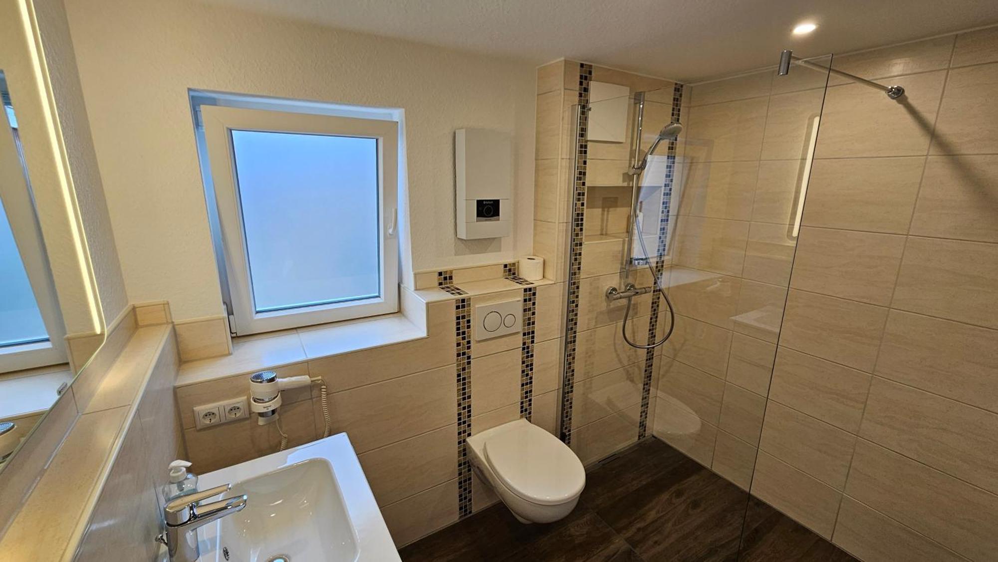 Hotel Dorfkrug Buesum - Guenstige Altbauzimmer Am Oland Luaran gambar