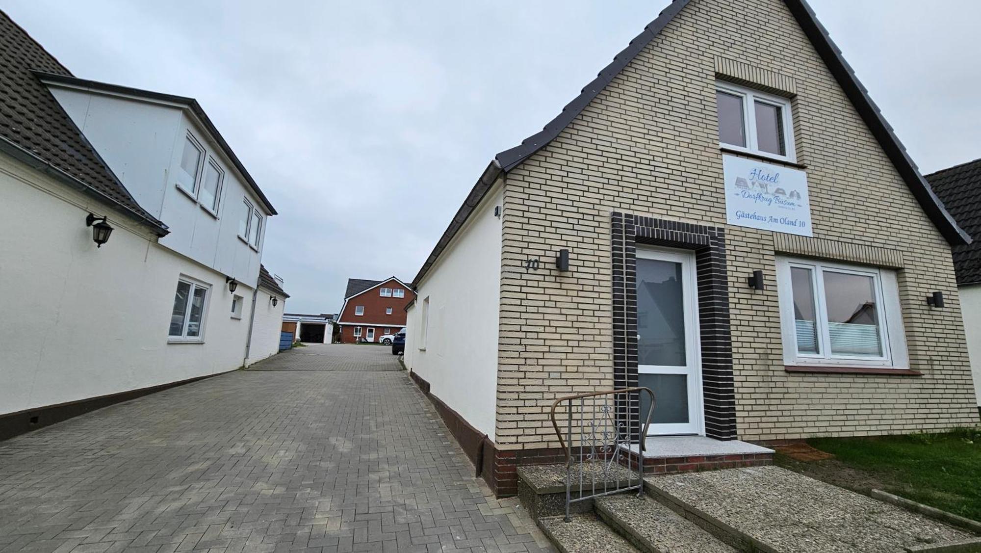 Hotel Dorfkrug Buesum - Guenstige Altbauzimmer Am Oland Luaran gambar