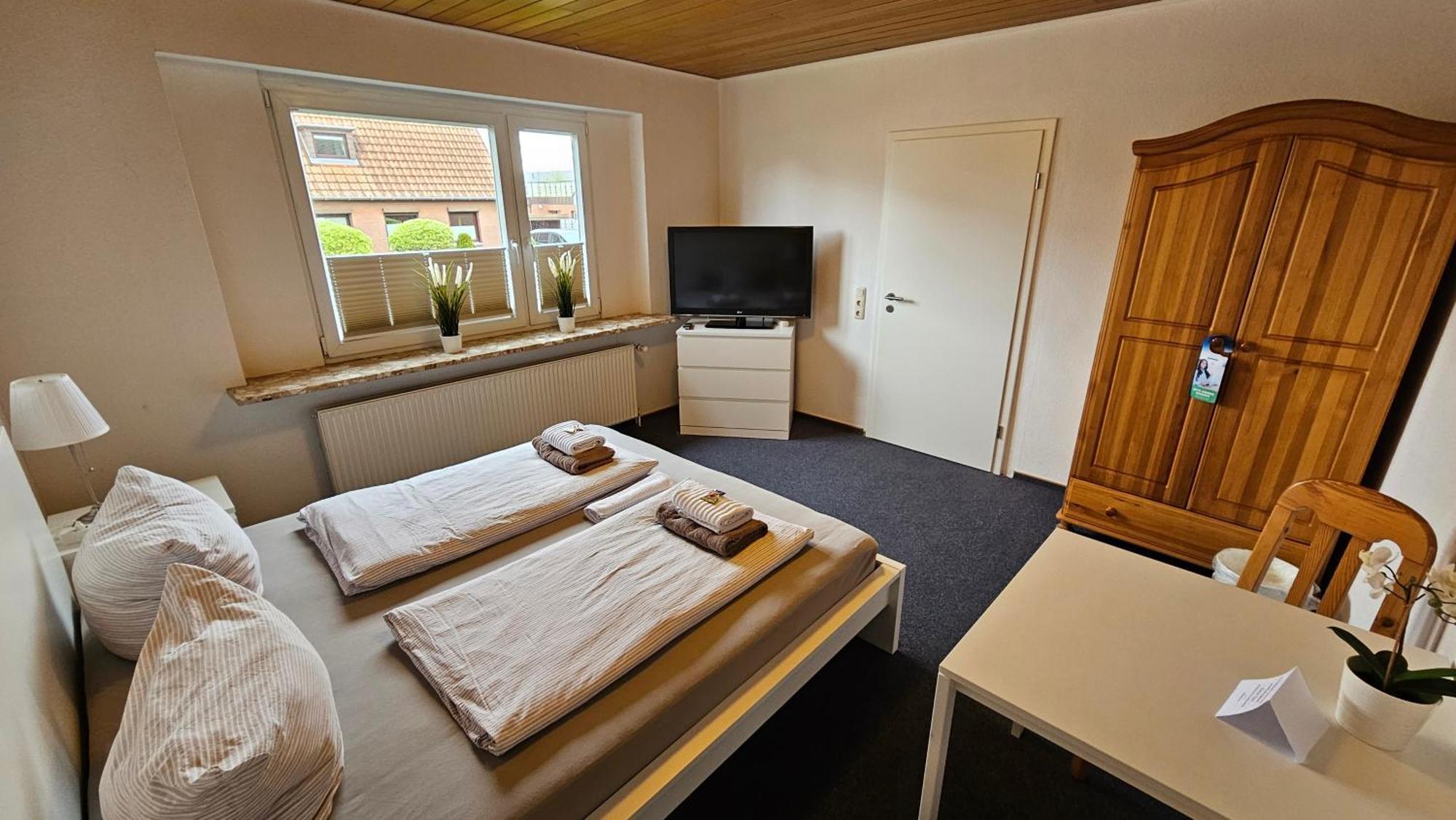 Hotel Dorfkrug Buesum - Guenstige Altbauzimmer Am Oland Bilik gambar
