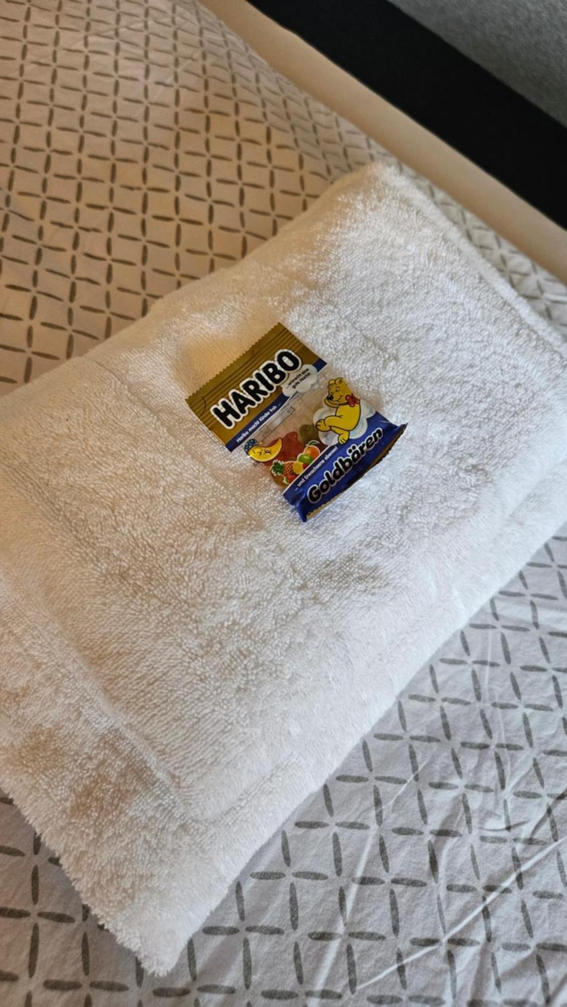 Hotel Dorfkrug Buesum - Guenstige Altbauzimmer Am Oland Bilik gambar